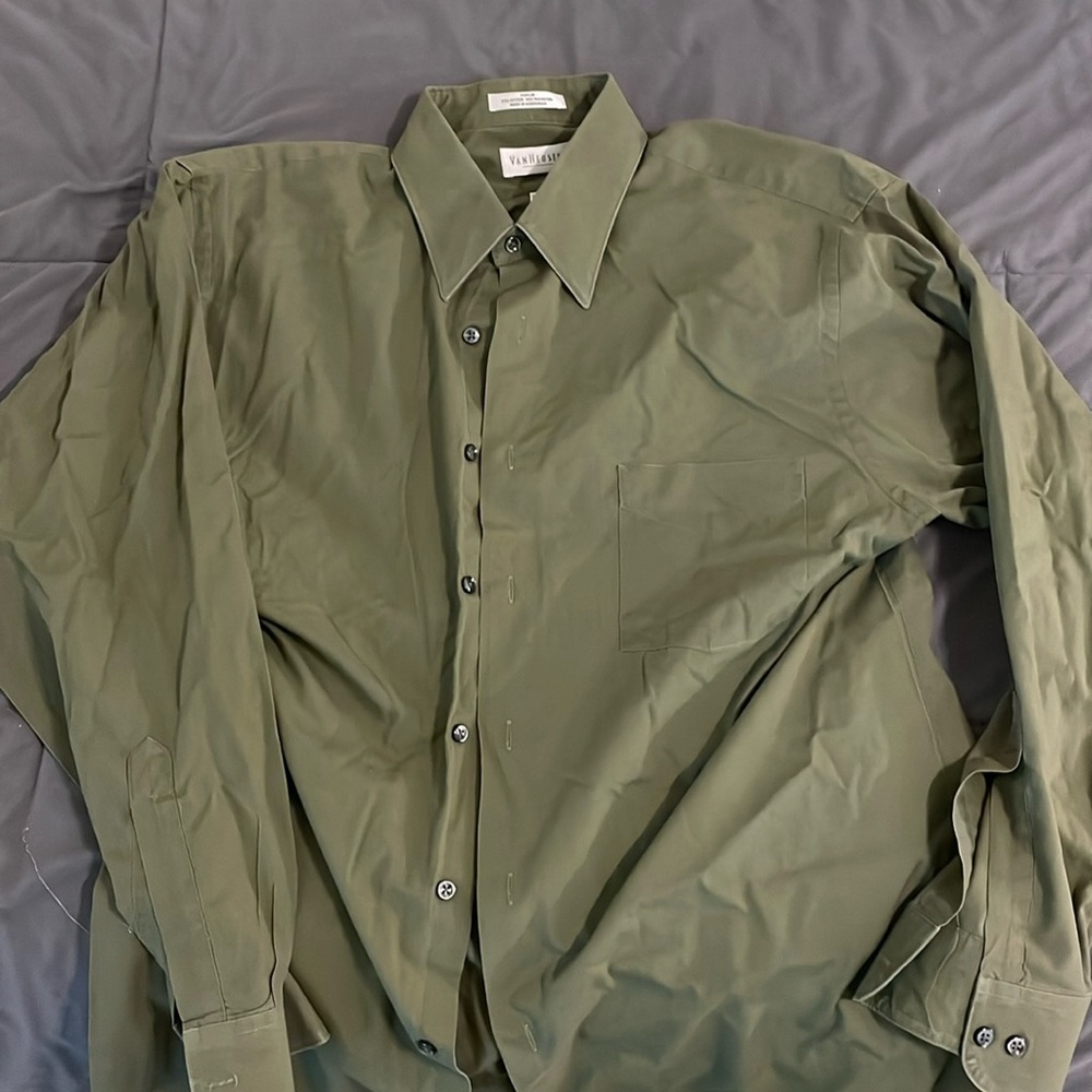 Van Heusen button up